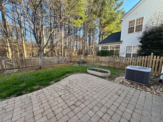 Photo - 1413 Crimson Creek Dr