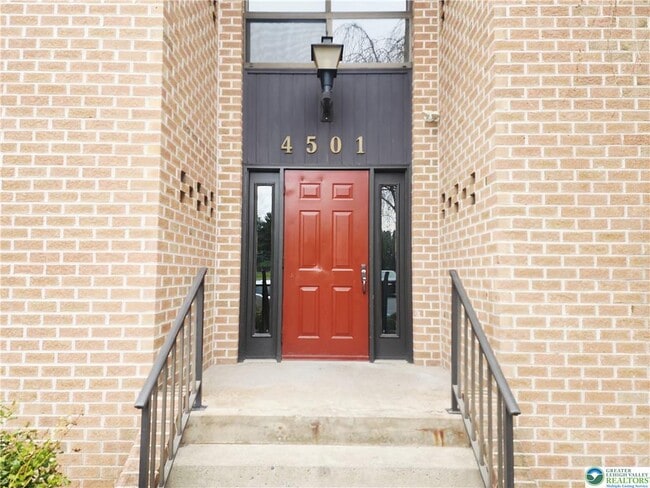 Photo - 4501 N Hedgerow Dr Unit 4