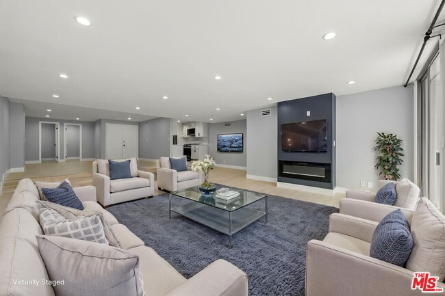 Building Photo - 441 N Oakhurst Dr Unit 206