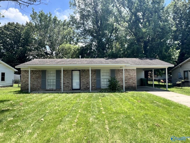 Building Photo - 2904 Alametos St SW