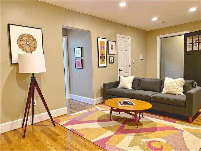 Photo - 76 Egmont St Unit 5