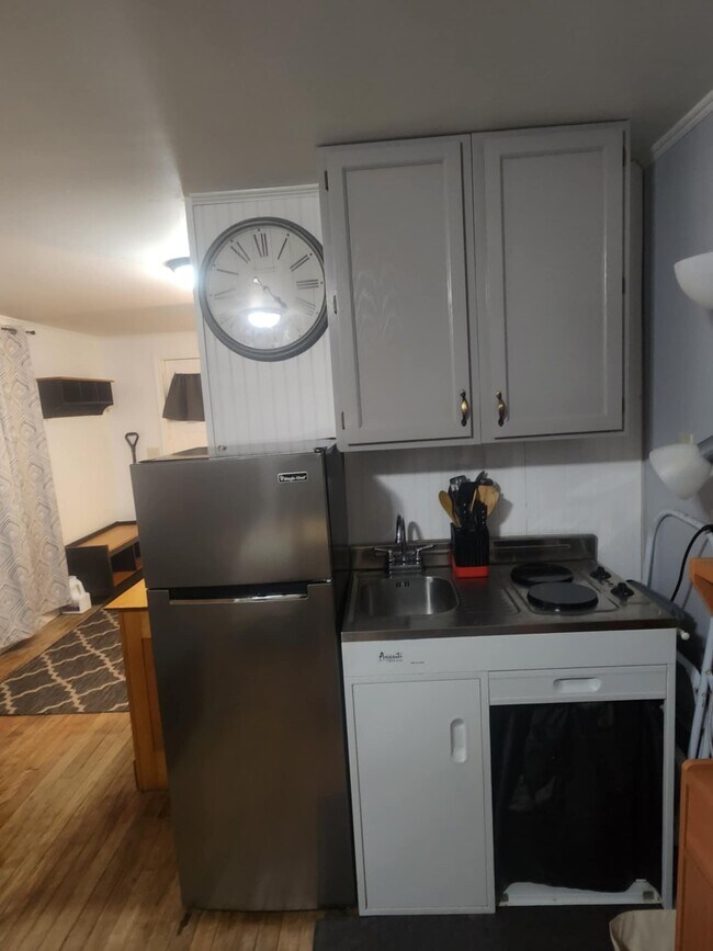 1 Maple St Unit Studio
