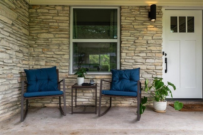 Photo - 11807 Oakwood Dr