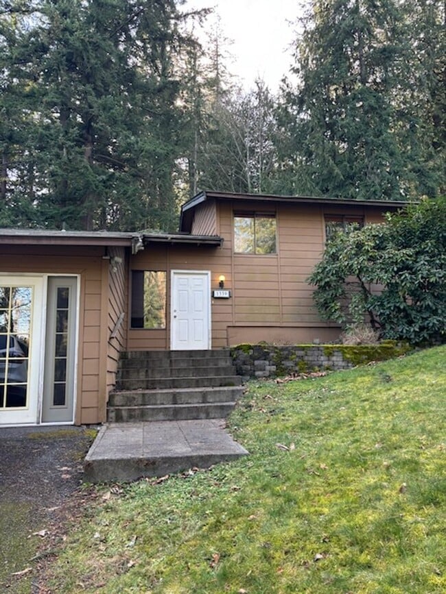 Building Photo - Spacious 3 Bedroom Home for Rent in Whatcom Falls Neighborhood!