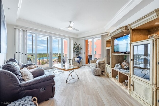 Photo - 2745 First St Unidad 705