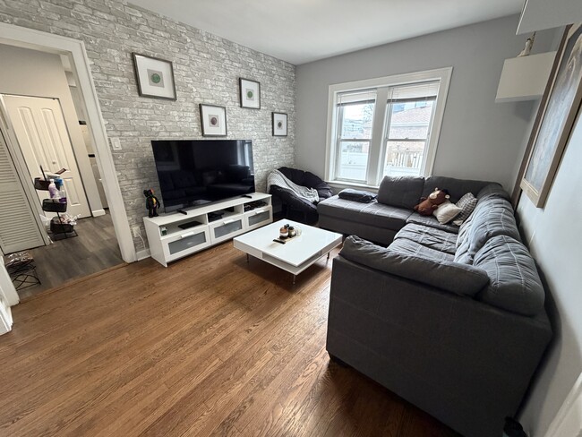 Photo - 3219 W Balmoral Ave Unit 1