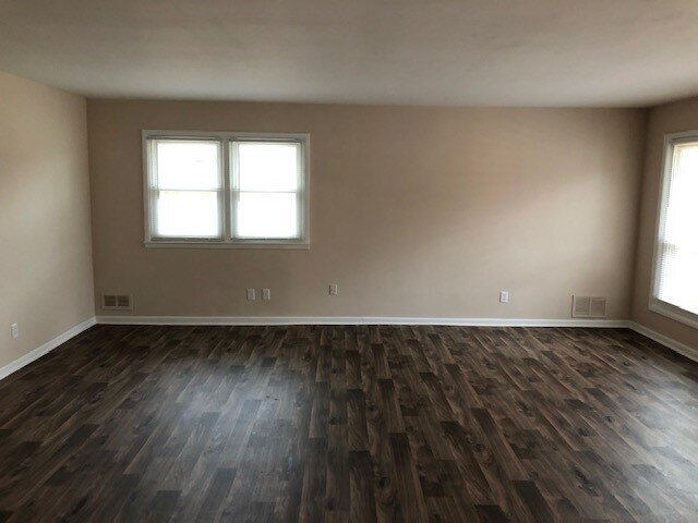 WEST SIDE UPDATED 4 BEDROOM AVAILABLE TODAY!