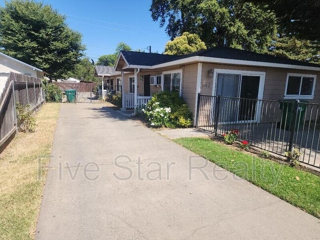 Photo - 1142 Indiana St