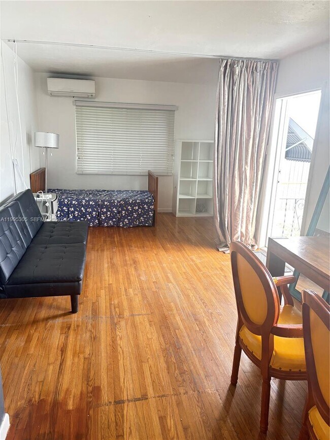 Photo - 2951 SW 23rd St Unit 2