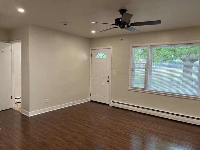 Photo - 209 W Maple Ave Unit A