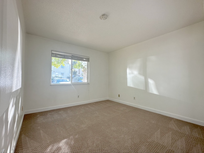 Photo - 8555 Fairmount Dr Unidad J108