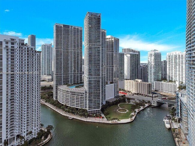 Building Photo - 495 Brickell Ave Rental