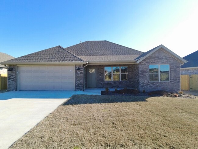 Building Photo - Single-Family Home- Desirable Mayberry Plan