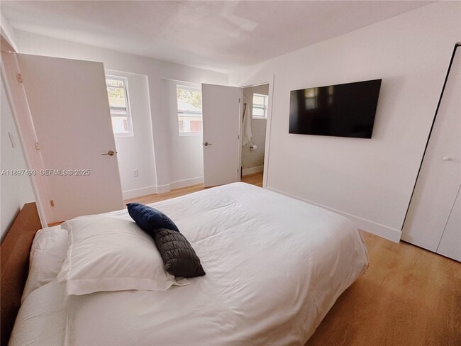 Photo - 3051 NW 14th St Unit 2