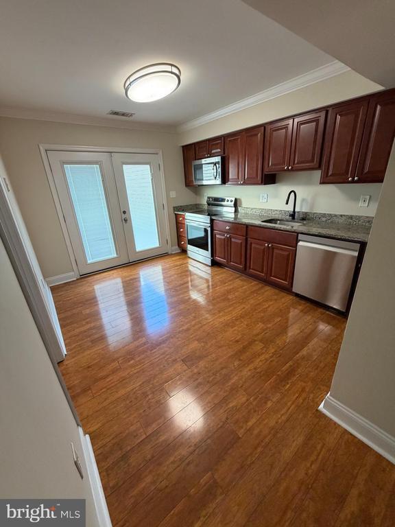 Photo - 534 Lancaster Pl