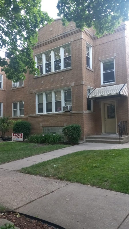 Building Photo - 5530 N Sawyer Ave Rental