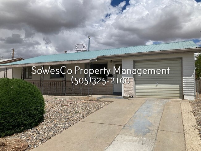 Building Photo - Cute 3 Bedroom Home with Garage