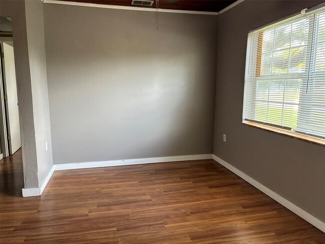 Photo - 1555 Michigan Ave