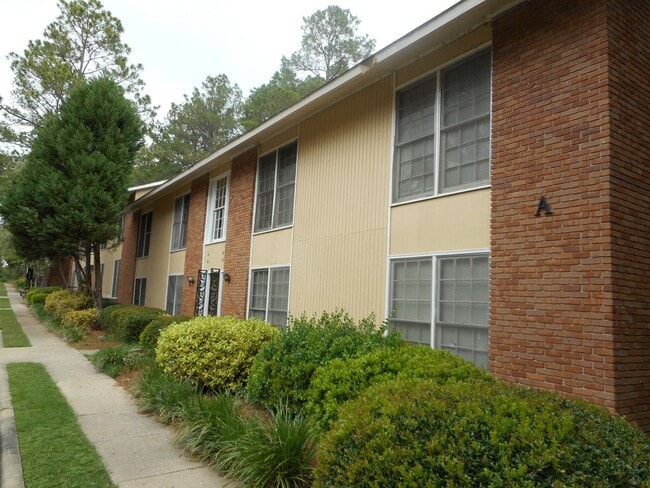 Photo - Village Square Apartments