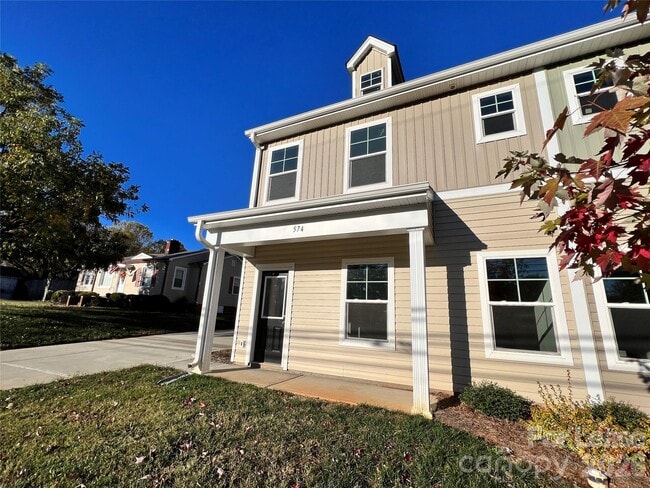 Photo - 574 N Broad St