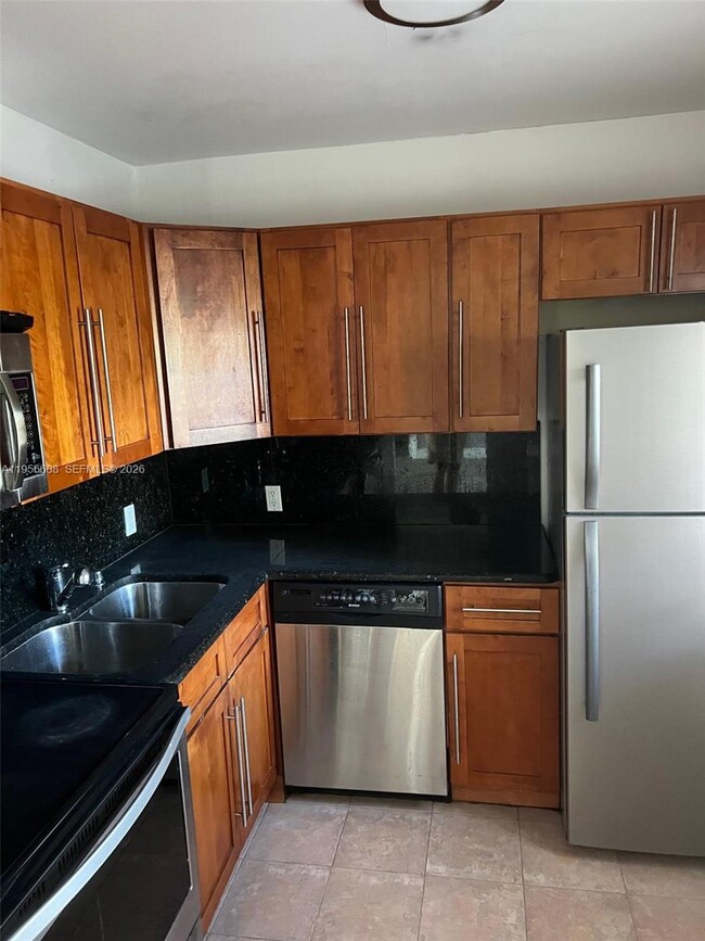 Photo - 3301 N Country Club Dr Unidad 407