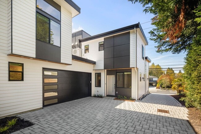 Photo - 108 6th St South