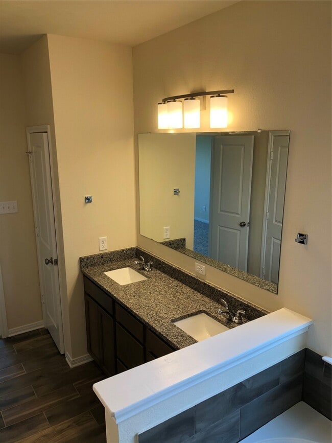 Photo - 1006 Old Vine Rd