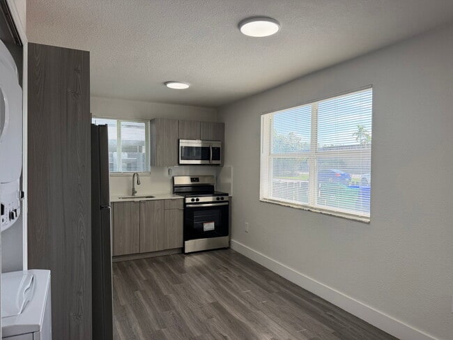 580 NW 58th St
