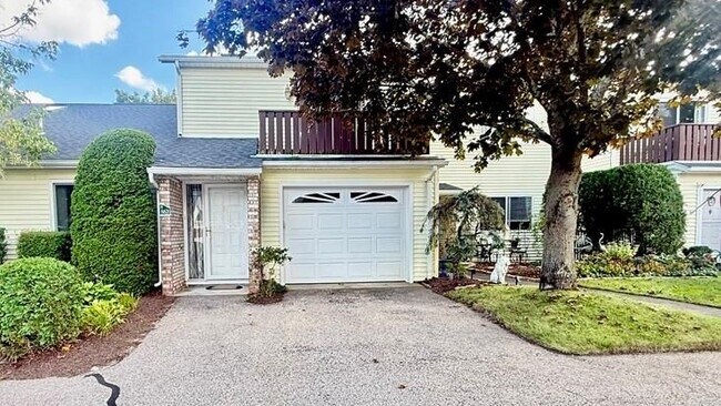 Photo - 863 Stratford Ln
