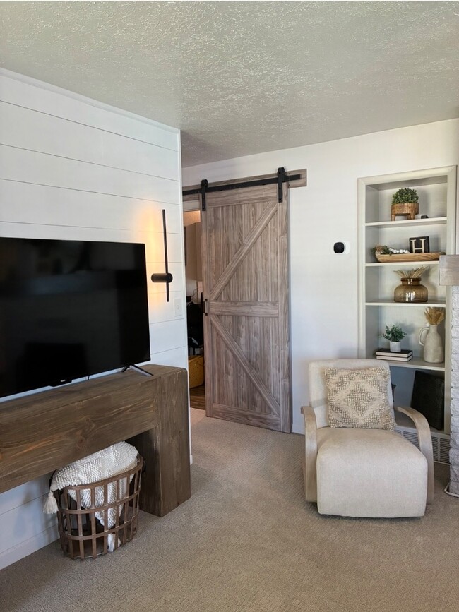 Photo - 3060 Vickie Ln