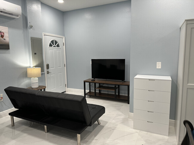 Photo - 1411 W Wood St Unit Wood