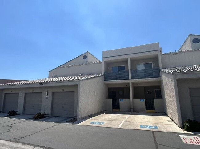 2b2b TownHouse $1620 - 2b2b TownHouse $1620