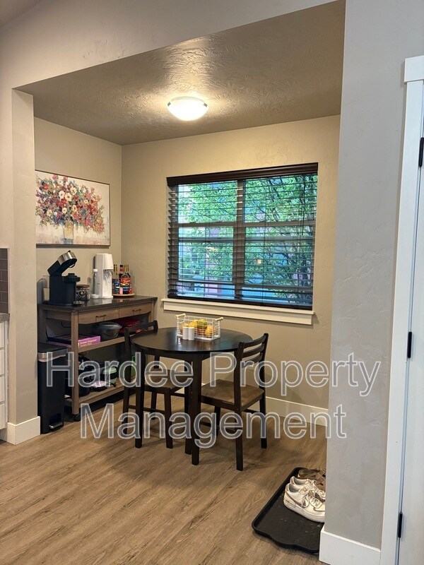 Photo - 4315 N Adams St
