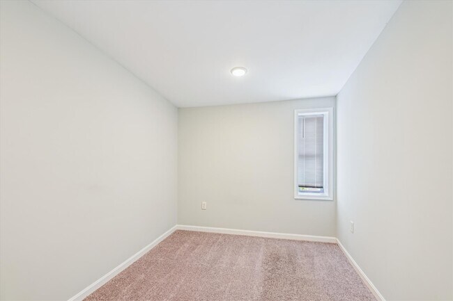 Photo - 1324 W Lombard St