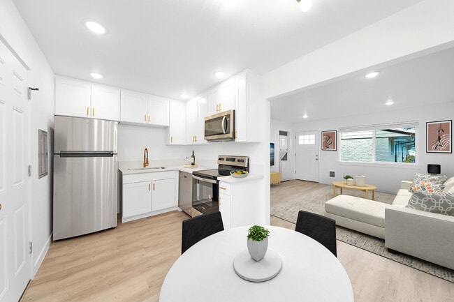 Photo - Hillsboro Court