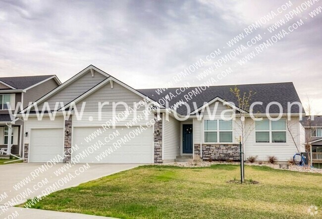 Building Photo - 4721 NE Oak Dr Rental
