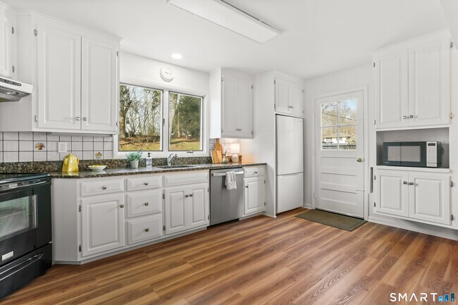 Photo - 28 Fillow St