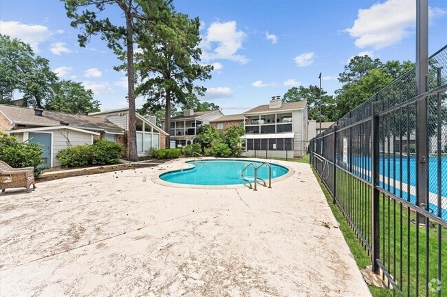 Building Photo - 17401 Red Oak Dr Unit 83 Rental