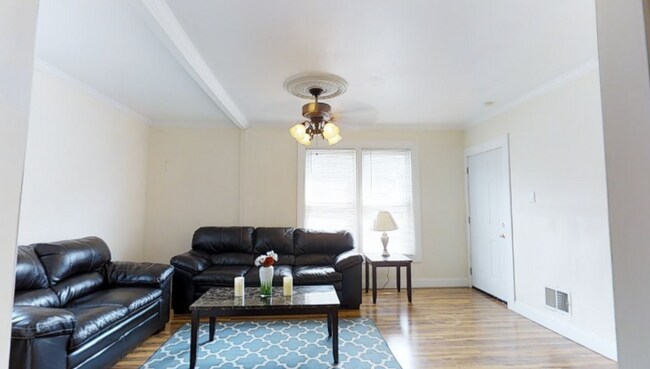 Photo - 229 Ashworth Pl