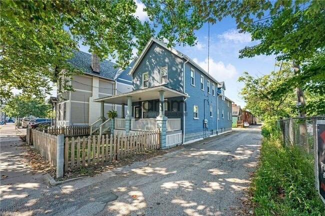 Photo - 1960 Randall Rd Unidad Lower