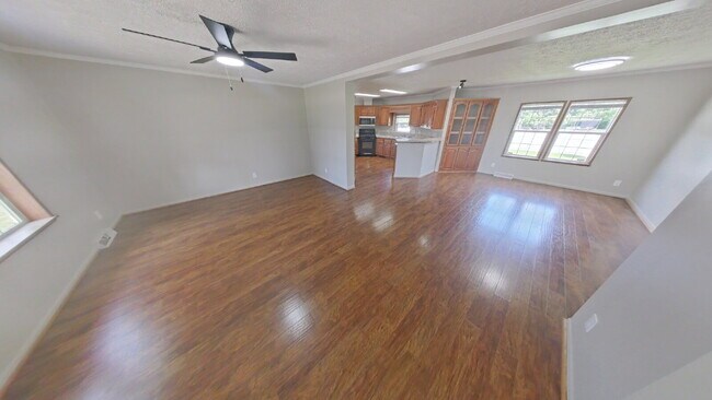 Photo - 3090 Joslyn Rd