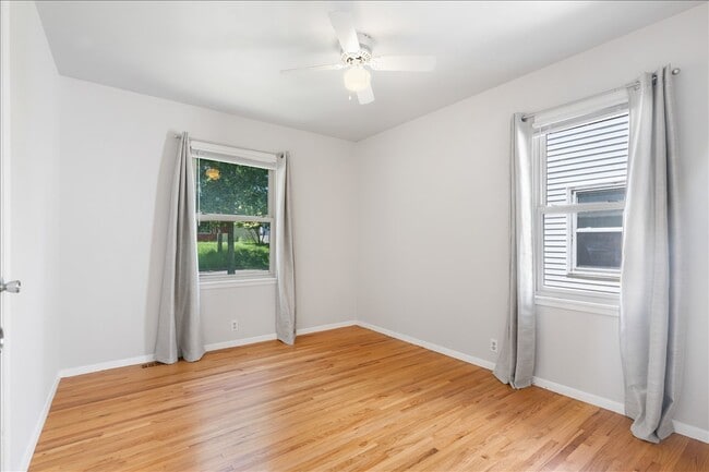 Photo - 5148 Washburn Ave N