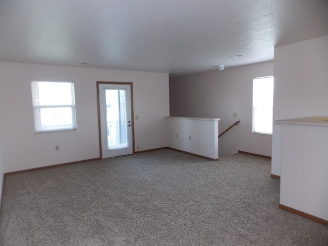 Upstairs Living Room - The Reserve at Lakeside