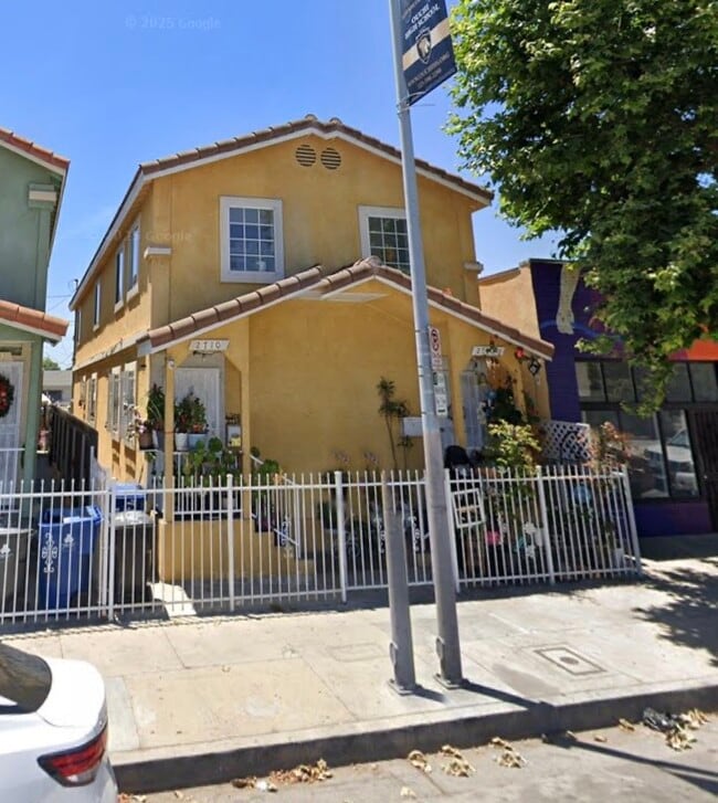Building Photo - 2710 W 54th St