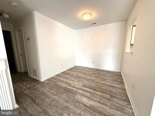 Photo - 607 Covington Ct