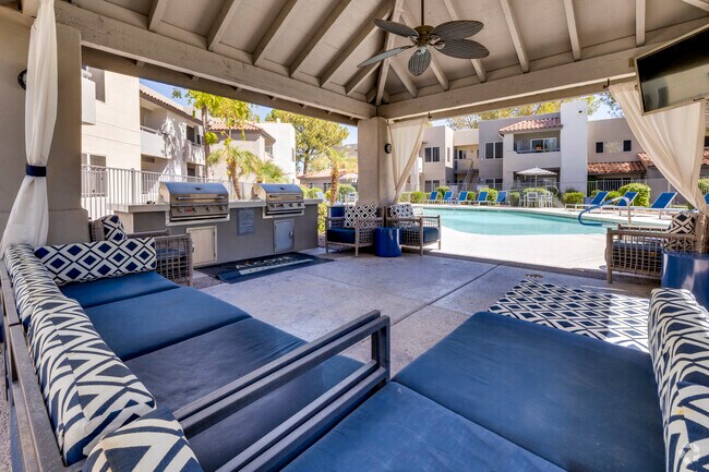 Poolside Casita & BBQ