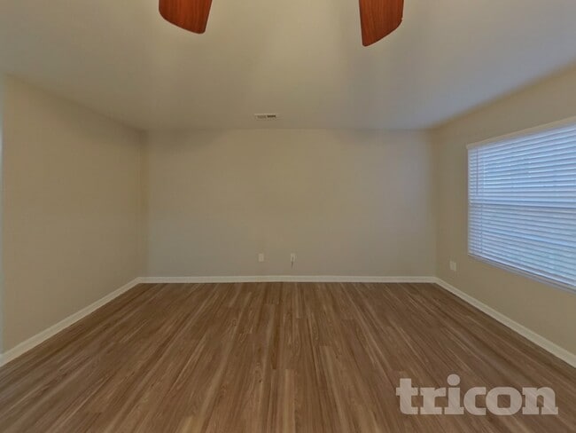 Photo - 253 Aershire Ct