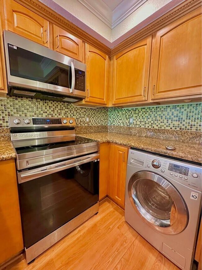 Photo - 151 NE 16th Ave Unidad 334