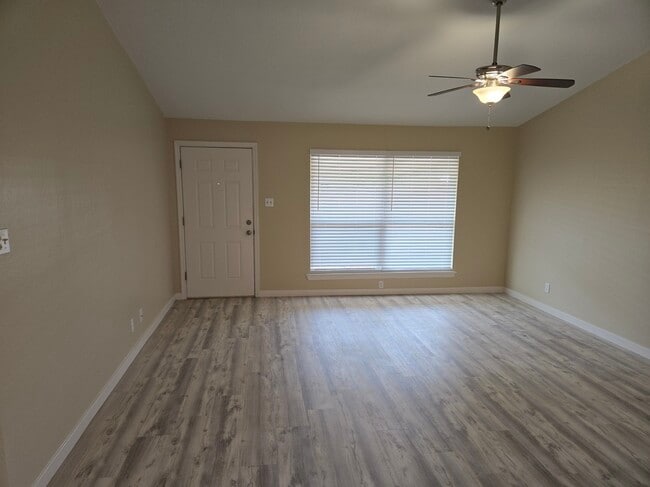 Photo - 123 N Glenwood Dr