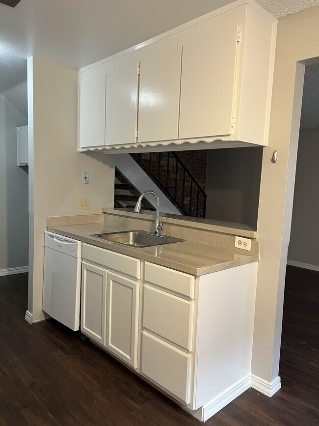 Photo - 701 W Pennsylvania St